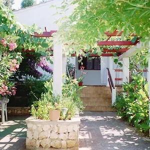 Apartman Lovor, Silba